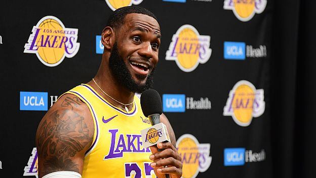 LeBron James llevará a cabo la gran iniciativa en honor a los estudiantes de secundaria. (Foto: AFP)