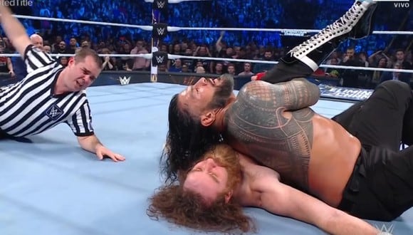 Roman Reigns venció a Sami Zayn y retuvo sus títulos en WWE Elimination Chamber 2023 | Foto: Captura