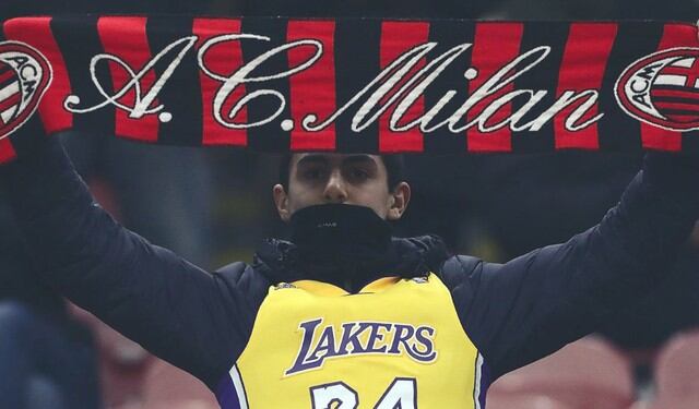 AC Milan le rindió un emotivo homenaje a Kobe Bryant durante el partido contra Torino por la Copa Italia. (Foto: Twitter)