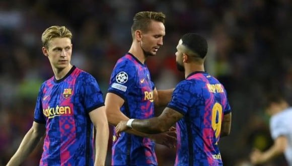 Luuk de Jong y Memphis Depay no son tomados en cuenta por Xavi Hernández en el FC Barcelona. (Foto: Getty)