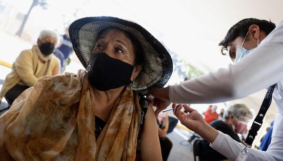 Las autoridades también indicaron que dentro del programa de vacunación se han aplicado 149,38 millones de dosis. (Foto: Luis Cortes / Reuters)
