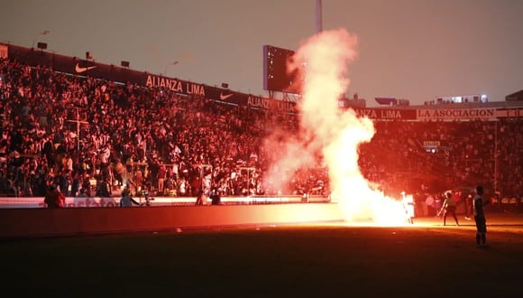 El estadio Alejandro Villanueva apagó sus luces tras el pitazo final del partido de anoche. (Foto: Difusión)