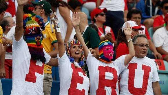 Los hinchas podrán alentar a la selección peruana este lunes 13 de junio durante el partido que juega contra Australia para su pase al Mundial de Qatar 2022. Imagen referencial de la Copa del Mundo Rusia 2018 (Foto: Adrian DENNIS / AFP)