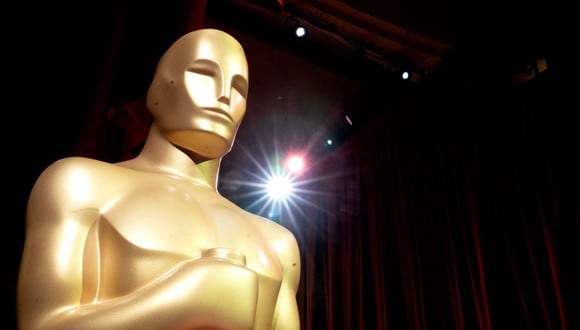 Con la oficialización de la lista de nominados, por fin sabemos qué filmes ganaron. Aquí una estatua a lo largo de la alfombra roja antes de la 95ª edición de los Premios de la Academia, en Hollywood (Foto: Stefani Reynolds / AFP)