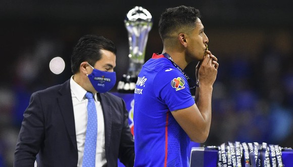 Cruz Azul busca salida de Luis Romo y fue ofrecido a Monterrey. (Twitter / Cruz Azul)