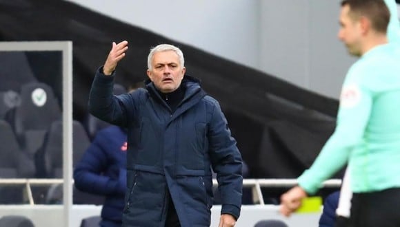 José Mourinho no descarta sanción para los indisciplinados (Foto: AP)