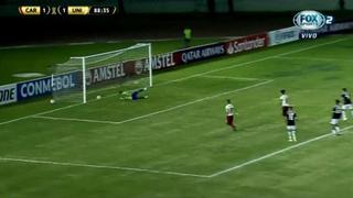 Era el gol de la victoria: el palo le negó el tanto a Alexander Succar sobre el final del partido con Carabobo [VIDEO]