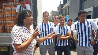 Alianza Lima: La Carlota vaciló a Leao Butrón durante entrega de donaciones