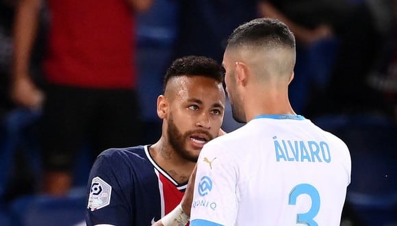 Neymar y Álvaro González tuvieron un fuerte cruce en el PSG vs. Olympique Marsella. (Foto: AFP)
