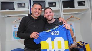 ¿Y si te llama Román? Messi posó con la ‘10’de Boca Juniors y foto ya es viral