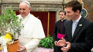 ‘D10S’ sorprende al Papa Francisco: el regalo especial que Messi envió al Vaticano