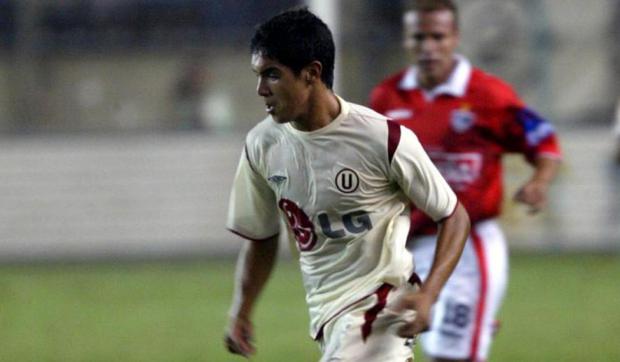 Juan Vargas debutó en Universitario en 2002 con un golazo ante Cienciano.