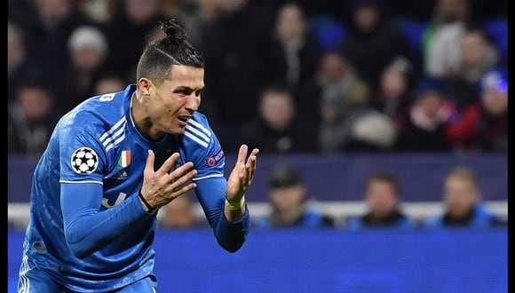 Cristiano Ronaldo viajó de Italia a Portugal, con permiso, pero en su tierra natal se le vio varias veces fuera de casa. (Foto: AFP)