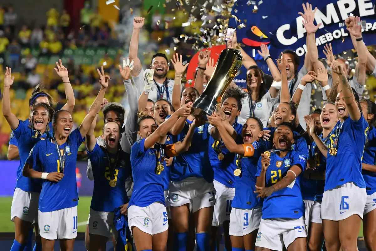 Brasil se coronó campeón de la Copa América Femenina 2022, logrando así su clasificación al Mundial 2023. Colombia quedó en segundo lugar y Argentina en tercero, ganando ambos también un cupo en esta cita mundialista. (Foto: AFP)
