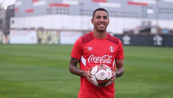 Peña destacó presencia de peruanos en FC Emmen. (Foto: GEC)