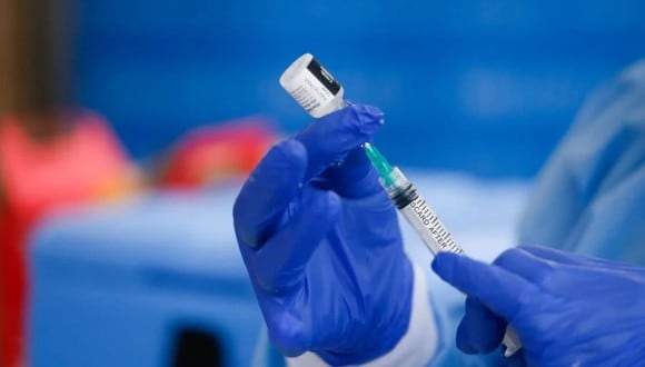 La ampliación de las personas programadas para la inoculación es posible gracias a la llegada de más vacunas al país (Foto: Ministerio de Salud / Twitter)