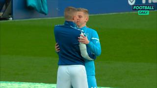 El emotivo abrazo entre Zinchenko y Mykolenko en la previa del Manchester City vs. Everton [VIDEO]