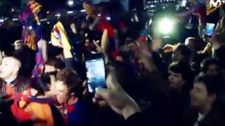 ¡No vuelvan a abandonar! Así vivieron la remontada afuera de Camp Nou los que se fueron antes de tiempo