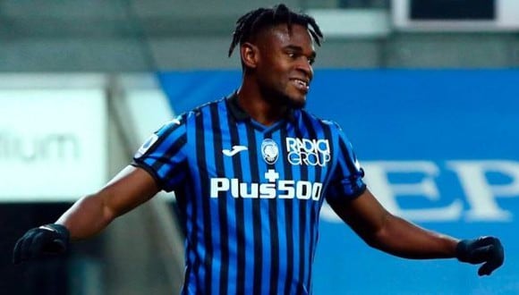 Duván Zapata es uno de los objetivos de Newcastle United para el mercado de verano. (Foto: AFP)