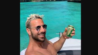 Y tomarán medidas: Werder Bremen criticó a Claudio Pizarro por fotografía con una cerveza en Tailandia