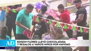 Edison Flores llevó la Navidad a Jicamarca y entregó regalos a niños de un colegio