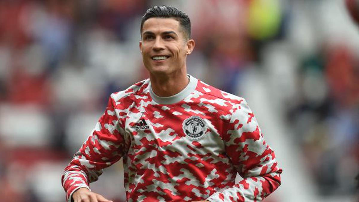Cristiano Ronaldo obsequió su camiseta del Manchester United vs. Young Boys  a la agente de seguridad que golpeó con el balón en Champions League, FOTO, NCZD, FUTBOL-INTERNACIONAL