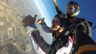 El viral del mes: paracaidista se desmayó en el aire e imágenes son tendencia en Internet [VIDEO]