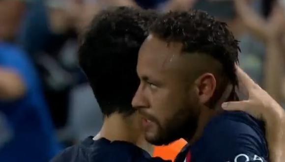 Neymar cobró un tiro libre y mandó el balón al ángulo de la portería de PSG. Foto: Captura de pantalla de ESPN.
