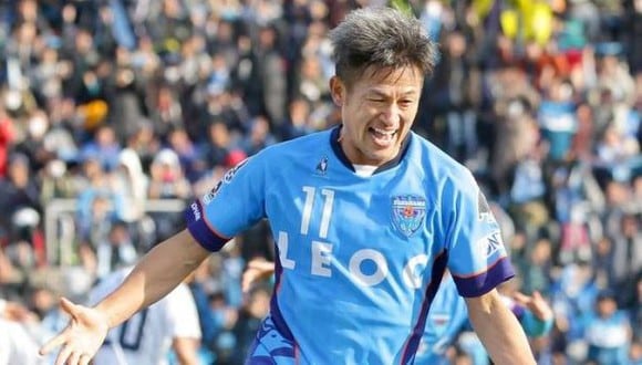 Kazuyoshi Miura, de 54 años, seguirá jugando al fútbol en 2022. (Foto: AP)