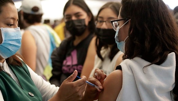 Vacuna COVID-19 de 18 a 29 años: requisitos y cómo registrarte para ser inmunizado en México (Foto: Getty Images).