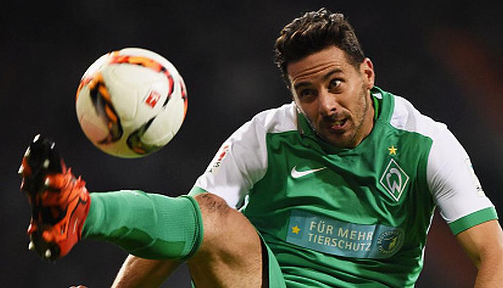 Claudio Pizarro ya es un ídolo en Werder Bremen. Tiene 135 goles con el club y está a seis de llegar al récord de Frank Neubarth (Getty Images).