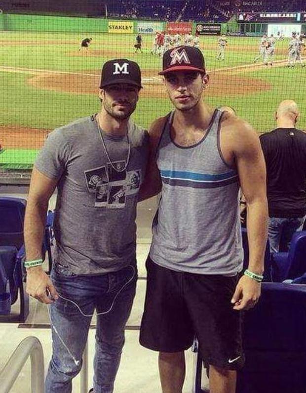 William y Jonathan Levy en un partido de béisbol. (Foto: Bárbara Levy / Instagram)