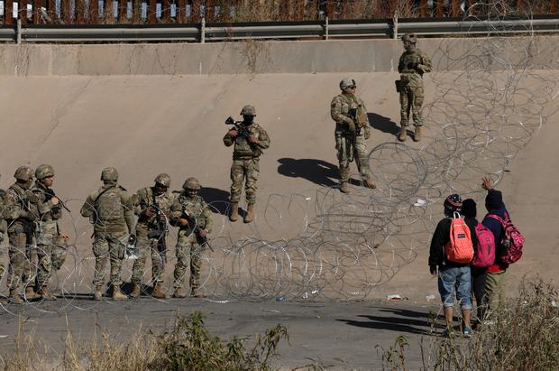 Policías en la frontera de El Paso, Texas (Estados Unidos). (Foto: AFP)