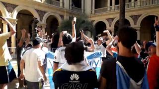 Tuvieron que retirar el féretro de Maradona: hinchas tomaron las instalaciones de la Casa Rosada [VIDEO]