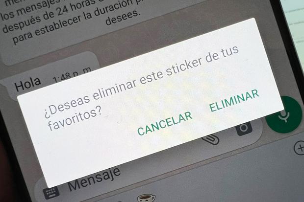 De esta manera eliminarás un sticker de tu galería de WhatsApp. (Foto: MAG - Rommel Yupanqui)