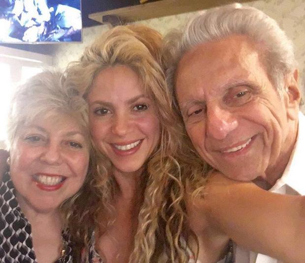 Shakira has always shown that she is very close to her parents William Mebarak and Nidia Ripoll (Photo: Shakira/ Instagram)