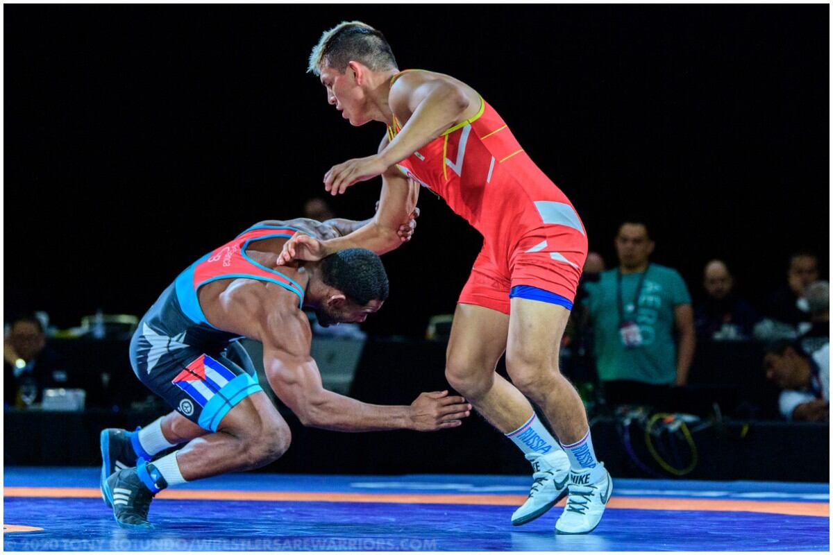 Pool Ambrocio (de rojo) se llevó la plata en el Preolímpico de Lucha y al ser finalista clasificó a Tokio 2020. (Foto: Tony Rotundo Media Group)