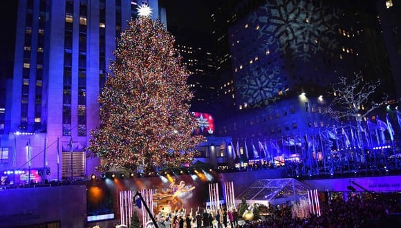 El árbol de Navidad del Rockefeller Center, un ícono de la festividad se ubica en Nueva York (Foto: AFP)