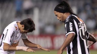 Argentina fue la víctima: el día que Ronaldinho y Neymar jugaron juntos con Brasil y derrocharon magia