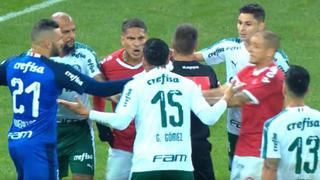 Terminó muy enojado: Paolo Guerrero le reclamó a árbitro por un codazo de Gustavo Gómez [VIDEO]