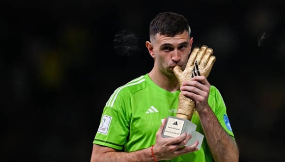 Emiliano 'Dibu' Martínez fue elegido como 'guante de oro' en el Mundial Qatar 2022. (Foto: Getty Images)