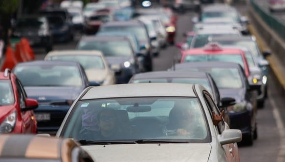 Revisa qué vehículos descansan, según Hoy No Circula del 15 de mayo (Foto: Agencias).