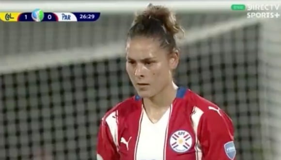 Jessica Martínez y su gol de lujo en el Paraguay vs. Colombia. (Foto: Captura DirecTv Sports)