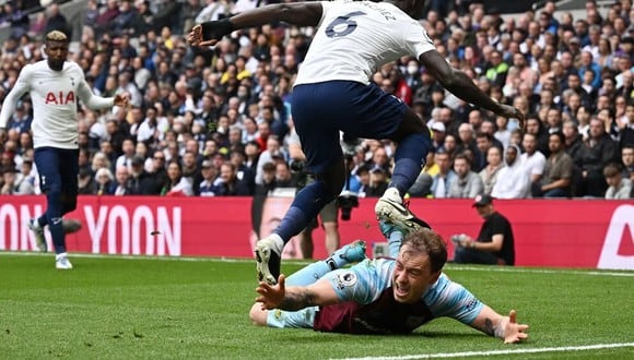 Davinson Sánchez generó penal para la victoria de Tottenham sobre Burnley. (Foto: Reuters)