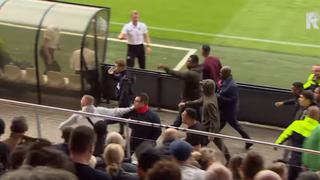 No manchen el fútbol: ultras del Ajax atacan a padres de la Sub 19 delFeyenoord y se suspende el partido [VIDEO]