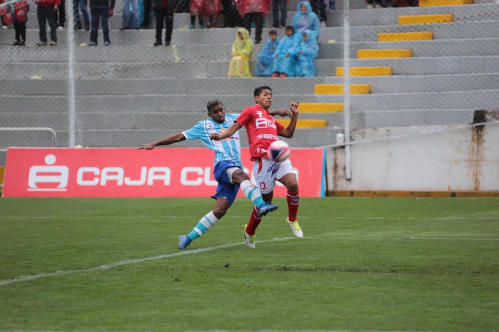 Cienciano goleó a Alianza Atlético y chocará con Carlos A. Mannucci en semifinales.