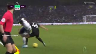 Al estilo Riquelme: Aurier hizo una tremenda ‘huacha’ en el Boxing Day de la Premier League [VIDEO]