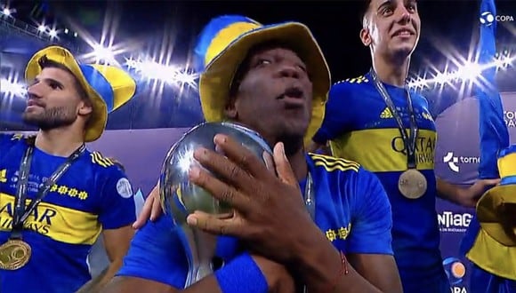 Luis Advíncula sumó su segundo título con Boca Juniors (Captura)