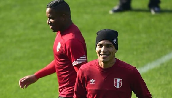 Guerrero y Farfán esperan llegar a los duelos de marzo de la selección peruana contra Bolivia y Venezuela. (Foto: AFP)