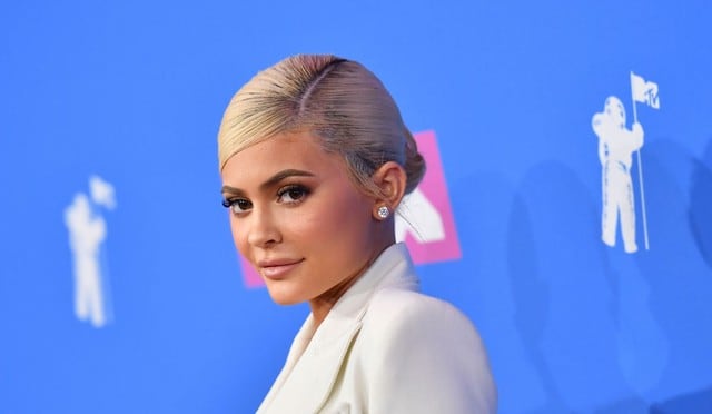 La empresaria Kylie Jenner sorprendió a sus seguidores con su nuevo tono de 
 rubio. (AFP).